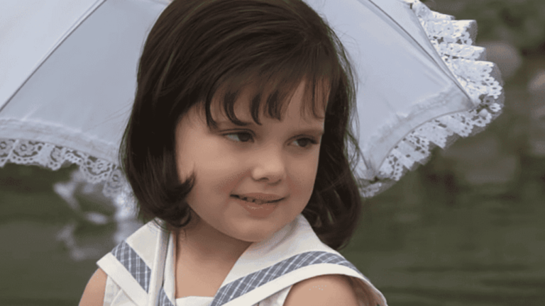 Brittany Ashton Holmes: 1994 Breakthrough, Fascinating Movies & Hollywood Journey