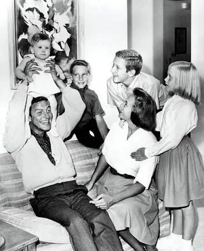 Dick Van Dyke and Margie Willett with Their Children